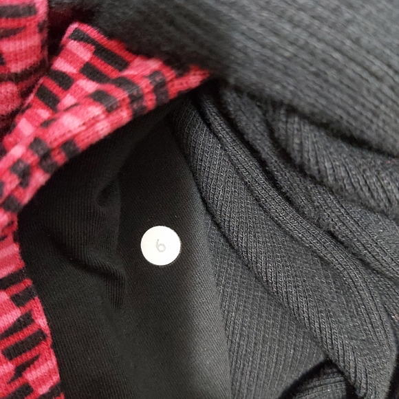 Lululemon pink and black Radiant jacket- size 6 - Picture 7 of 9